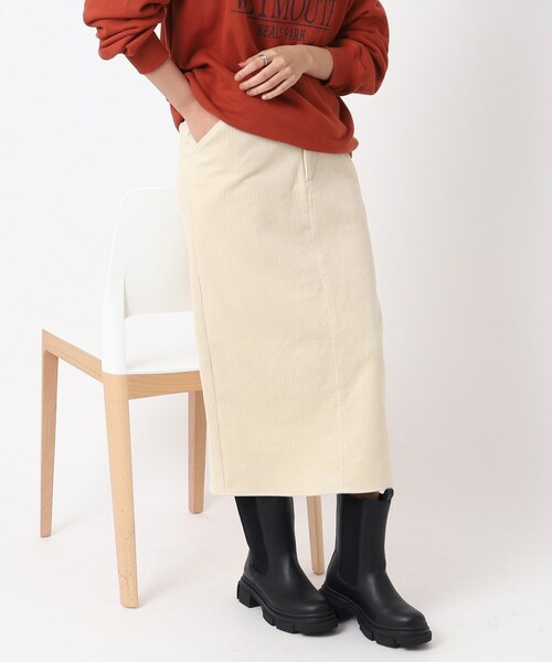 SHOO・LA・RUE（シューラルー）の「◆大人世代の コーデュロイ ナロースカート（スカート・レディース・チャコールグレー/アイボリー/キャメル・02/03/04）」の2枚目の写真