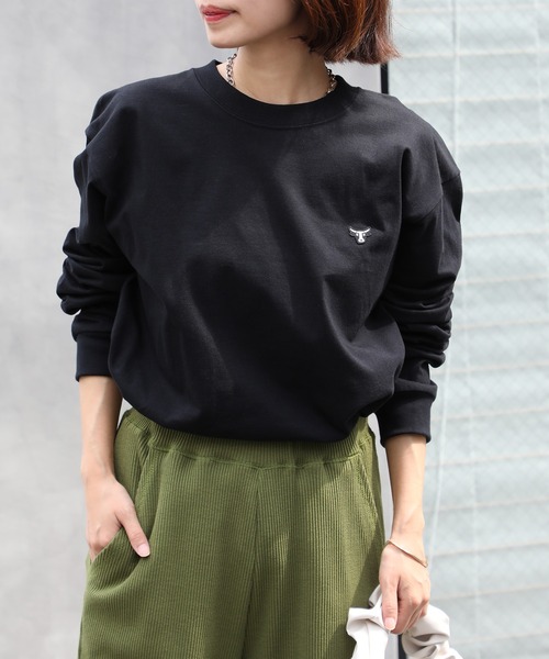 HANES(ヘインズ)の「【Hanes】BEEFY LONG SLEEVE T-SHIRT ワンポイントロゴ刺繍(Tシャツ/カットソー・メンズ・グレー/ブラック/ホワイト・L/M/XL)」の1枚目の写真