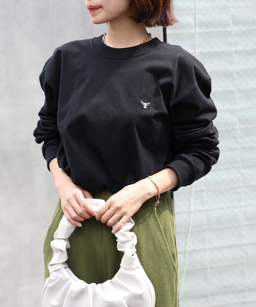 HANES(ヘインズ)の「【Hanes】BEEFY LONG SLEEVE T-SHIRT ワンポイントロゴ刺繍(Tシャツ/カットソー・メンズ・グレー/ブラック/ホワイト・L/M/XL)」の5枚目の写真