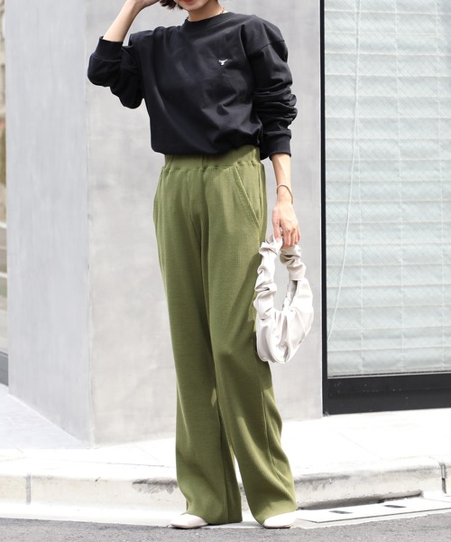 HANES(ヘインズ)の「【Hanes】BEEFY LONG SLEEVE T-SHIRT ワンポイントロゴ刺繍(Tシャツ/カットソー・メンズ・グレー/ブラック/ホワイト・L/M/XL)」の8枚目の写真