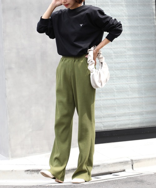 HANES(ヘインズ)の「【Hanes】BEEFY LONG SLEEVE T-SHIRT ワンポイントロゴ刺繍(Tシャツ/カットソー・メンズ・グレー/ブラック/ホワイト・L/M/XL)」の9枚目の写真