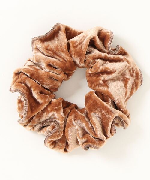 LOWRYS FARM(ローリーズファーム)の「クラッシュベロアシュシュ 985379(ヘアゴム・レディース・ブラック/ブラウン/アイボリー・FREE)」の1枚目の写真