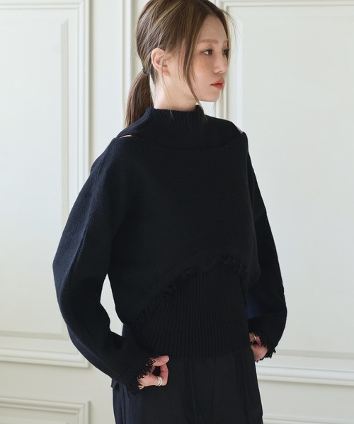 UNE MANSION(ユヌマンション)の「ハーフタートルネックリブニットキャミソール&オフショルダーニットボレロSET(セットアップ・レディース・ベージュ/アイボリー/ブラック/カーキ・FREE)」の3枚目の写真