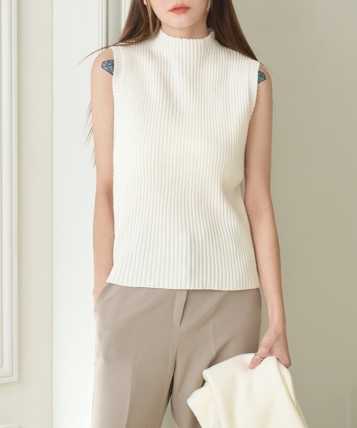 UNE MANSION(ユヌマンション)の「ハーフタートルネックリブニットキャミソール&オフショルダーニットボレロSET(セットアップ・レディース・ベージュ/アイボリー/ブラック/カーキ・FREE)」の18枚目の写真