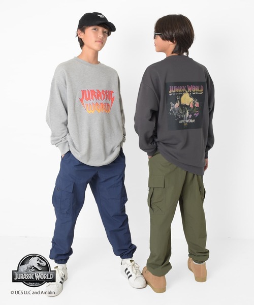 GLAZOS(グラソス)の「【大人向けサイズあり】【ジュラシック・ワールド】ヴィンテージ加工アソート裏毛クルーネックトレーナー(スウェット・キッズ・チャコールグレー/グレー・140cm/150cm/160cm/170cm)」の7枚目の写真
