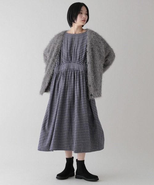 studio CLIP（スタディオクリップ）の「《natural by clip》3ゲージ フェザーヤーンVネックカーディガン（カーディガン/ボレロ・レディース・グレー/チャコール・FREE）」の5枚目の写真