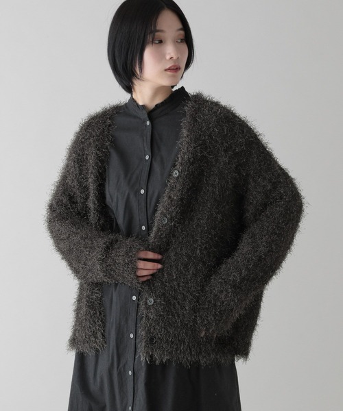 studio CLIP（スタディオクリップ）の「《natural by clip》3ゲージ フェザーヤーンVネックカーディガン（カーディガン/ボレロ・レディース・グレー/チャコール・FREE）」の9枚目の写真