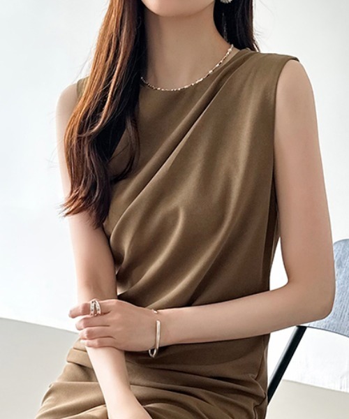 COCOMOMO(ココモモ)の「大人きれいめ タイトワンピース ノースリーブ ワンピース 夏ワンピース ノースリーブワンピース オフィスカジュアル オケージョン セレモニー 春服 夏服(ワンピース・レディース・ブラウン/ネイビー/ブラック/グレー・L/M/S)」の18枚目の写真