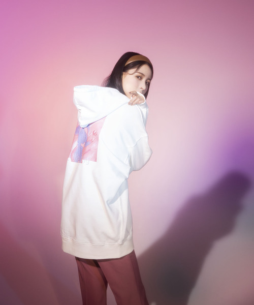 vis-`a-vis(ビサビ)の「【WEB限定】【J'aDoRe限定】【コラボ】ミチ&藍にいなバックプリントイラストパーカー(パーカー・レディース・ホワイト・FREE)」の7枚目の写真