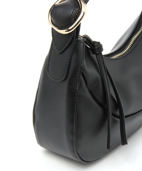 niko and...（ニコアンド）の「オリジナル変形バックルショルダーバッグ（ショルダーバッグ・レディース・ブラック/アイボリー・0）」の5枚目の写真