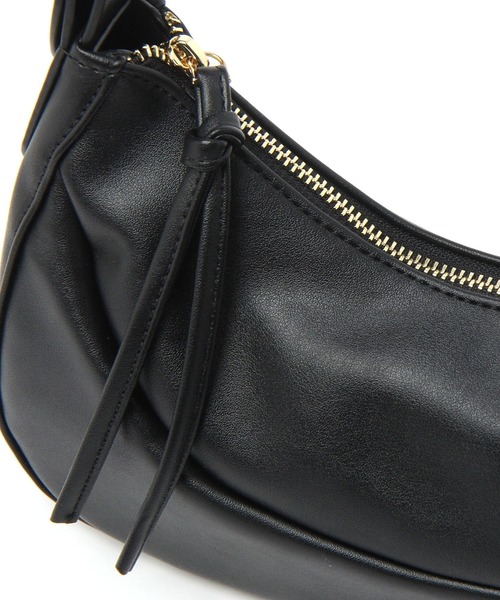 niko and...（ニコアンド）の「オリジナル変形バックルショルダーバッグ（ショルダーバッグ・レディース・ブラック/アイボリー・0）」の7枚目の写真