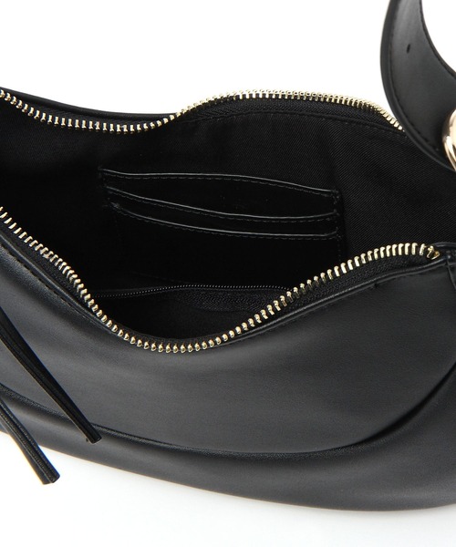 niko and...（ニコアンド）の「オリジナル変形バックルショルダーバッグ（ショルダーバッグ・レディース・ブラック/アイボリー・0）」の8枚目の写真