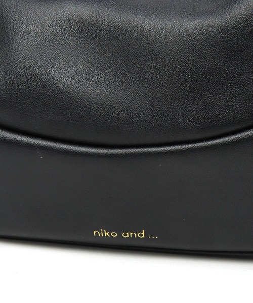 niko and...（ニコアンド）の「オリジナル変形バックルショルダーバッグ（ショルダーバッグ・レディース・ブラック/アイボリー・0）」の11枚目の写真