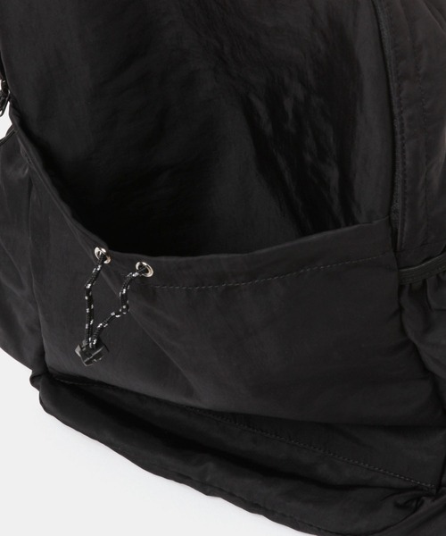 FOREVER 21（フォーエバー トゥエンティーワン）の「ギャザーポケットリュック（バックパック/リュック・レディース・ブラック/カーキ/グレー・FREE）」の12枚目の写真