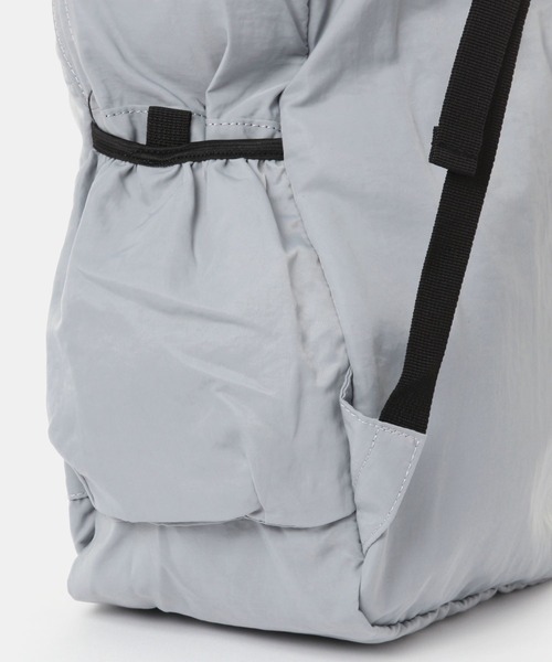 FOREVER 21（フォーエバー トゥエンティーワン）の「ギャザーポケットリュック（バックパック/リュック・レディース・ブラック/カーキ/グレー・FREE）」の17枚目の写真