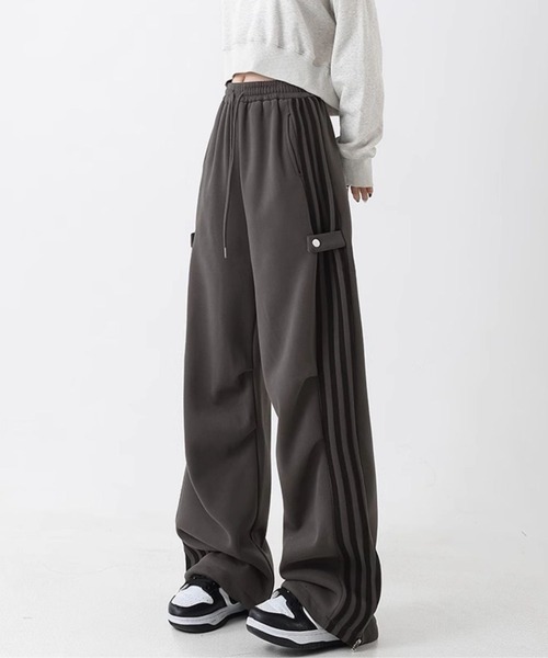 Lilamusant(リラミュゾン)の「【Un】【it】【Lilamusant(リラミュゾン)】4WAYサイドラインルーズシルエットワイドトラックパンツ ジョガーパンツ ジャージーパンツ イージーパンツ Y2K 韓国ストリート(その他パンツ・レディース・アイボリー/ブラック/グレー・FREE)」の14枚目の写真
