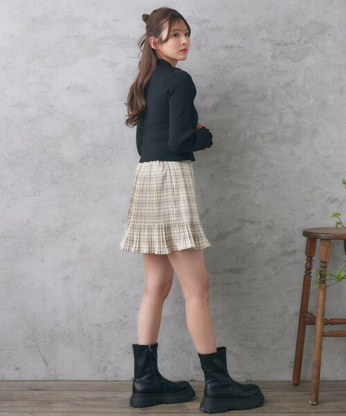 RETRO GIRL(レトロガール)の「アソート襟ZIPNT(ニット/セーター・レディース・ブラック/オフホワイト/ブラック系その他3/グリーン系その他3・FREE)」の14枚目の写真