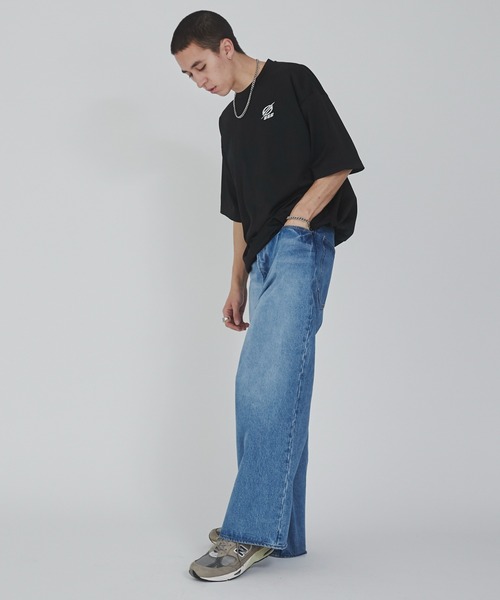 WEGO（ウィゴー）の「WEGO/ワンポイントロゴドロストT（Tシャツ/カットソー・メンズ・ブラック/ホワイト・LARGE/MEDIUM）」の4枚目の写真