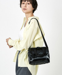 LeSportsac（レスポートサック）の「EVERYDAY SM SATCHEL ブラックシャイン（ショルダーバッグ・メンズ）」