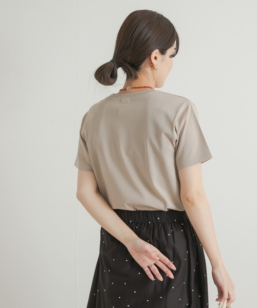 URBAN RESEARCH DOORS（アーバンリサーチドアーズ）の「『UR TECH』汗染み防止ベーシックTシャツ（Tシャツ/カットソー・レディース・ブルー/オフホワイト/ベージュ/チャコールグレー・MEDIUM）」の15枚目の写真