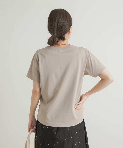 URBAN RESEARCH DOORS（アーバンリサーチドアーズ）の「『UR TECH』汗染み防止ベーシックTシャツ（Tシャツ/カットソー・レディース・ブルー/オフホワイト/ベージュ/チャコールグレー・MEDIUM）」の18枚目の写真