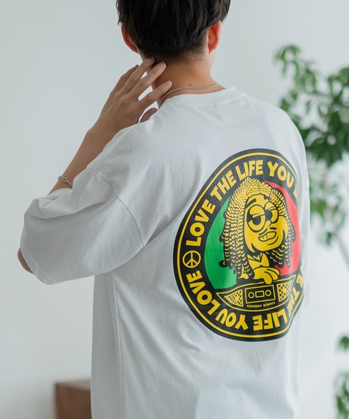 SIDEWAY STANCE（サイドウェイスタンス）の「【SIDEWAY STANCE】オリジナル グラフィック プリント/ワッペン刺しゅう 半袖Tシャツ（Tシャツ/カットソー・メンズ・ブラック/ホワイト/レッド/ホワイト系1/パープル系/グレー系/ホワイト系/ブラック系1/カーキ系1/ブラック系/ブラック系3/ホワイト系4/レッド系4/ホワイト系2/グレー系2/パープル系3/グレー系3/グレー系4/ブラック系2/カーキ系2/ホワイト系3/ブラック系4/ホワイト系5/ホワイト系6/ブラック系6/カーキ系6/パープル系5/ブラック系5/ホワイト系7/ブラック系7/ブルー系7・SMALL/MEDIUM/LARGE/X-LARGE）」の4枚目の写真