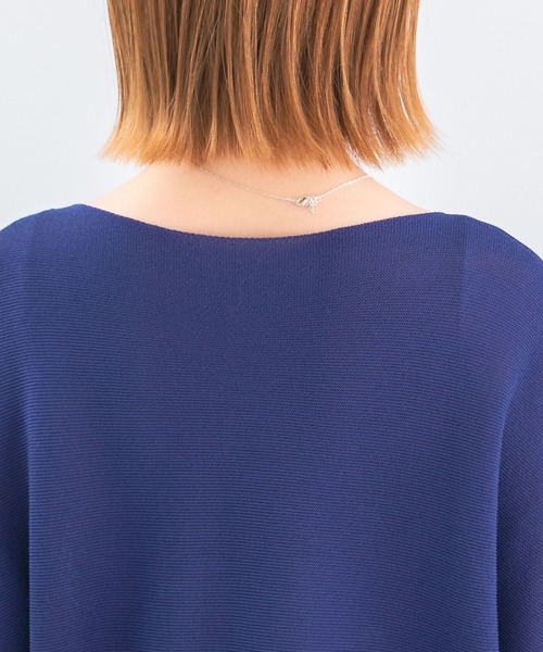 URBAN RESEARCH ROSSO WOMEN（アーバンリサーチ　ロッソ）の「ボートネックガータープルオーバー（ニット/セーター・レディース・ブルー/オフホワイト/ブラック・FREE）」の21枚目の写真