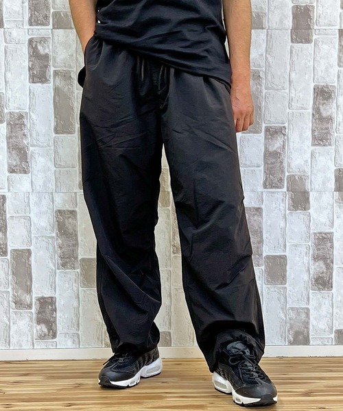 TopIsm（トップイズム）の「【2024】リップストップナイロン 無地 パラシュートパンツ（カーゴパンツ・メンズ・オリーブ/ブラック/ライトグレー/カーキ系・LL/L/M）」の2枚目の写真
