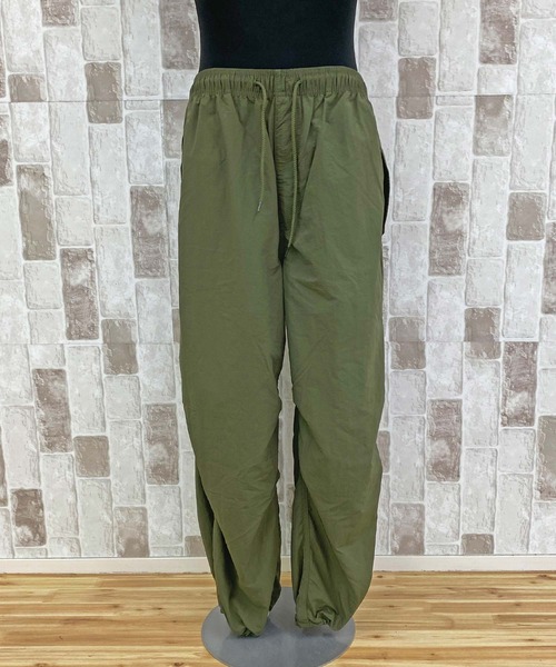 TopIsm（トップイズム）の「【2024】リップストップナイロン 無地 パラシュートパンツ（カーゴパンツ・メンズ・オリーブ/ブラック/ライトグレー/カーキ系・LL/L/M）」の8枚目の写真
