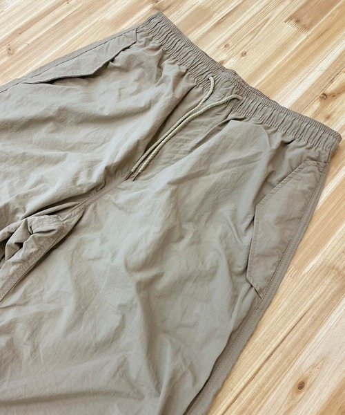 TopIsm（トップイズム）の「【2024】リップストップナイロン 無地 パラシュートパンツ（カーゴパンツ・メンズ・オリーブ/ブラック/ライトグレー/カーキ系・LL/L/M）」の13枚目の写真