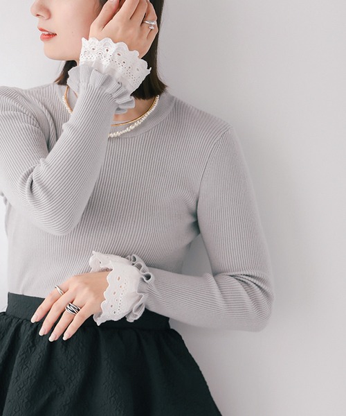 Fit more(フィットモア)の「【ZOZO限定商品】レースフレアスリーブリブニット(ニット/セーター・レディース・ピンク/アイボリー/ブラック/グレー・FREE)」の3枚目の写真