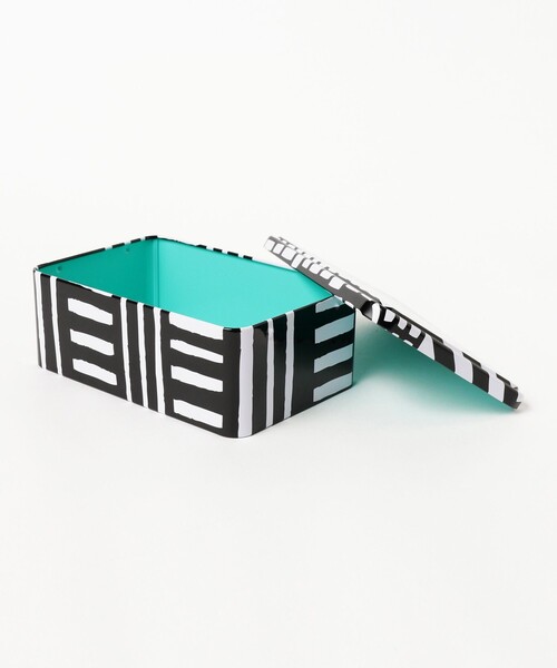 bpr BEAMS(ビーピーアール ビームス )の「Sowden / George Sowden Rectangular Tin(収納グッズ・レディース・レッド系その他/ブラック系その他/グリーン系その他・FREE)」の7枚目の写真