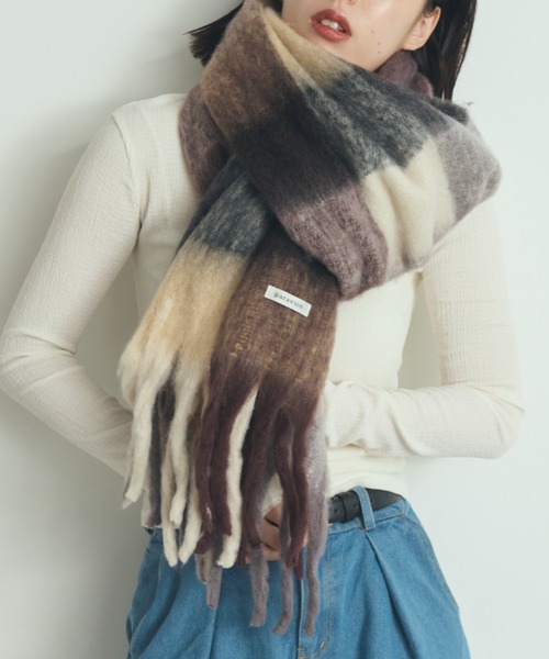 paravion(パラビオン)の「チェックボリュームマフラー(マフラー・レディース・ブラウン/イエロー/ブルー・FREE)」の8枚目の写真