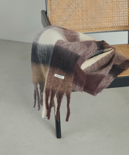 paravion(パラビオン)の「チェックボリュームマフラー(マフラー・レディース・ブラウン/イエロー/ブルー・FREE)」の11枚目の写真