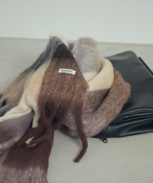 paravion(パラビオン)の「チェックボリュームマフラー(マフラー・レディース・ブラウン/イエロー/ブルー・FREE)」の12枚目の写真