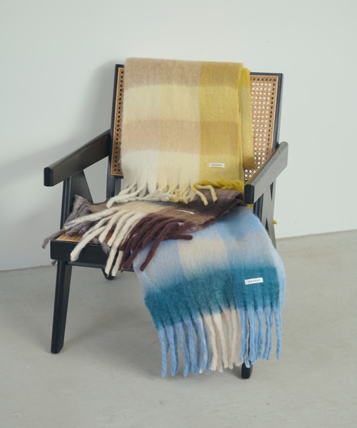 paravion(パラビオン)の「チェックボリュームマフラー(マフラー・レディース・ブラウン/イエロー/ブルー・FREE)」の14枚目の写真