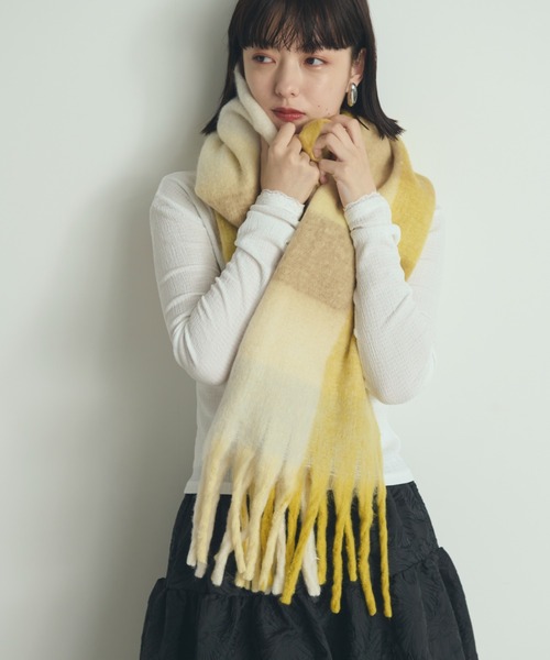 paravion(パラビオン)の「チェックボリュームマフラー(マフラー・レディース・ブラウン/イエロー/ブルー・FREE)」の13枚目の写真