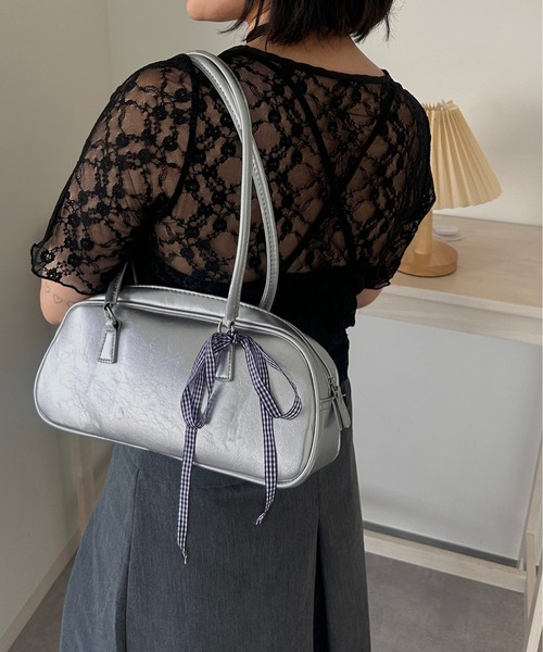 kutir（クティール）の「ラウンドショルダーボストンバッグ／kutirlune（ボストンバッグ・レディース・ブラック/シルバー・FREE）」の3枚目の写真