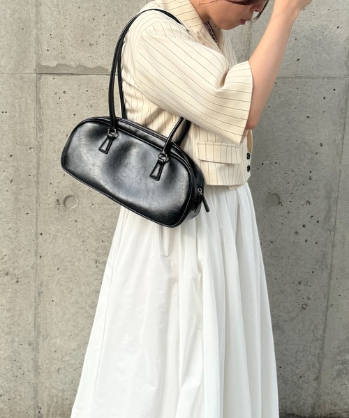 kutir（クティール）の「ラウンドショルダーボストンバッグ／kutirlune（ボストンバッグ・レディース・ブラック/シルバー・FREE）」の9枚目の写真