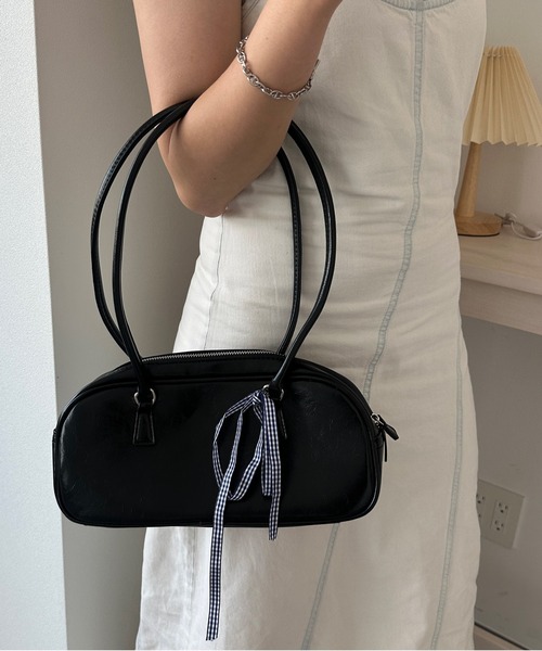 kutir（クティール）の「ラウンドショルダーボストンバッグ／kutirlune（ボストンバッグ・レディース・ブラック/シルバー・FREE）」の10枚目の写真