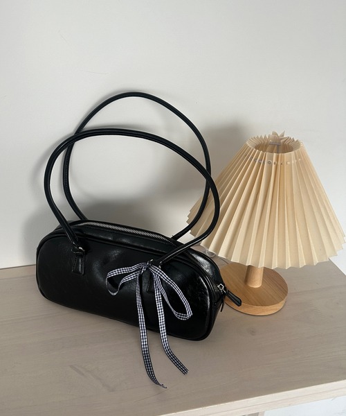 kutir（クティール）の「ラウンドショルダーボストンバッグ／kutirlune（ボストンバッグ・レディース・ブラック/シルバー・FREE）」の13枚目の写真