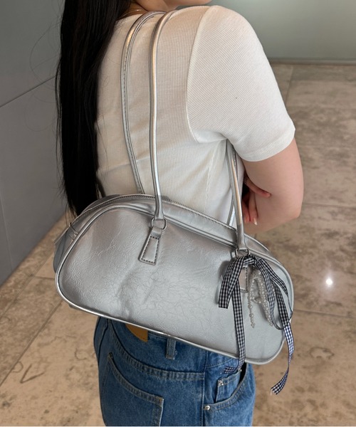 kutir（クティール）の「ラウンドショルダーボストンバッグ／kutirlune（ボストンバッグ・レディース・ブラック/シルバー・FREE）」の16枚目の写真