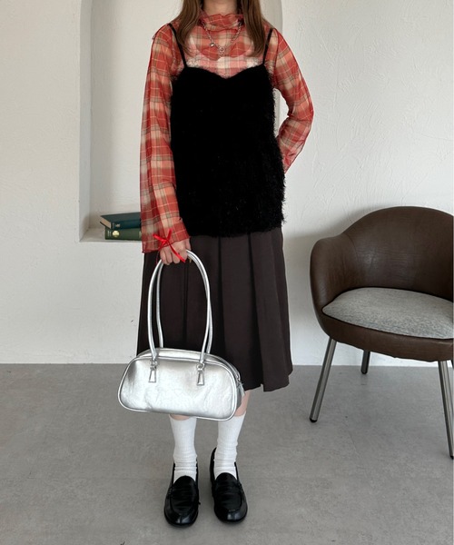 kutir（クティール）の「ラウンドショルダーボストンバッグ／kutirlune（ボストンバッグ・レディース・ブラック/シルバー・FREE）」の14枚目の写真