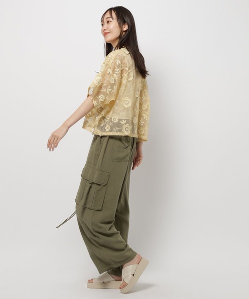 niko and...(ニコアンド)の「3Dフラワーレースシャツ(シャツ/ブラウス・レディース・イエロー/ブラック/アイボリー・LONG/MEDIUM)」の13枚目の写真