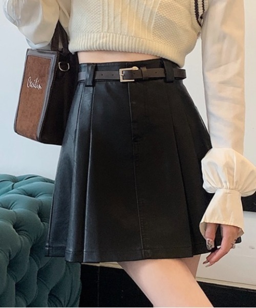 LADY LIKE（レディライク）の「ベルト付きフェイクレザープリーツ