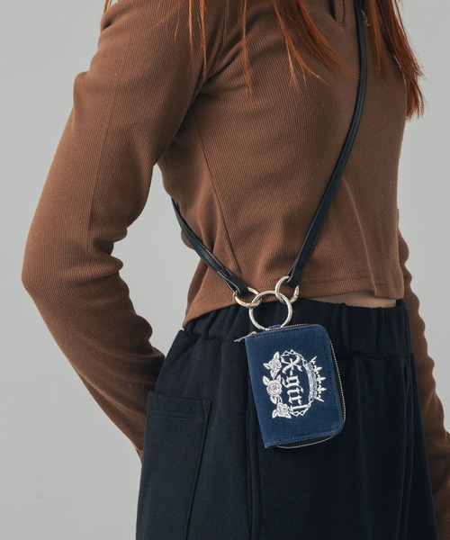 X-girl(エックスガール)の「ROSE AND CROWN COIN CARD CASE(コインケース・レディース・ブラック/ネイビー・ONE SIZE)」の3枚目の写真