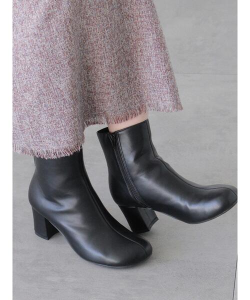 Te chichi TERRASSE（テチチテラス）の「オブリークトゥショートブーツ（ブーツ・レディース・ブロンズ/ブラック/オフホワイト・M/L）」の2枚目の写真