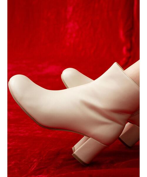 Te chichi TERRASSE（テチチテラス）の「オブリークトゥショートブーツ（ブーツ・レディース・ブロンズ/ブラック/オフホワイト・M/L）」の8枚目の写真