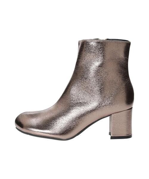 Te chichi TERRASSE（テチチテラス）の「オブリークトゥショートブーツ（ブーツ・レディース・ブロンズ/ブラック/オフホワイト・M/L）」の17枚目の写真