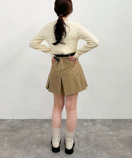 archives（アルシーヴ）の「ワンポイントケーブルニット（ニット/セーター・レディース・ブラック/ブラウン/グレー/アイボリー/ワイン・MEDIUM）」の16枚目の写真